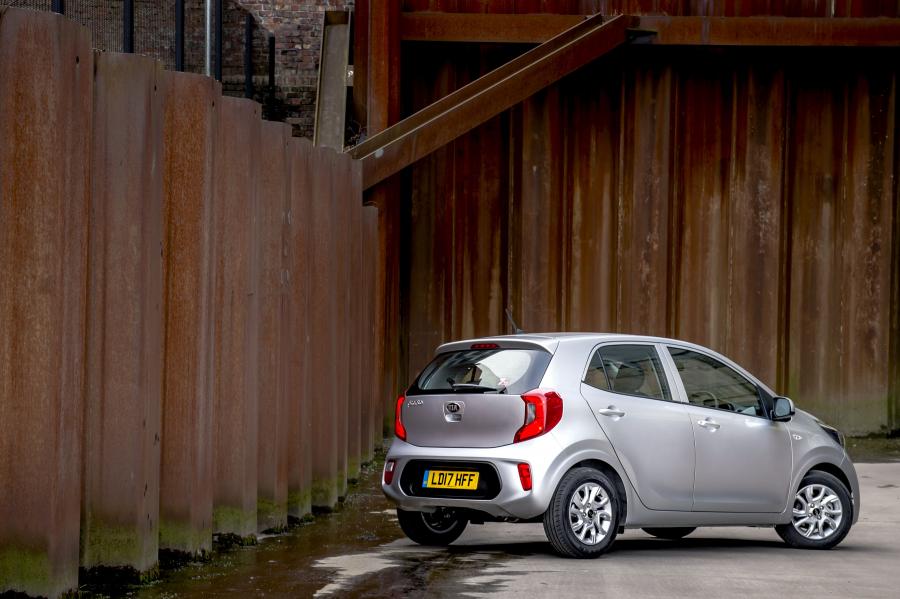  Kia Picanto 2017 года  (UK) (фото 7 из 80)